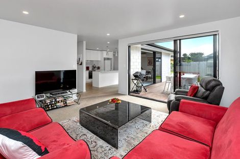 Photo of property in 1 Te Akau Place, One Tree Point, 0118