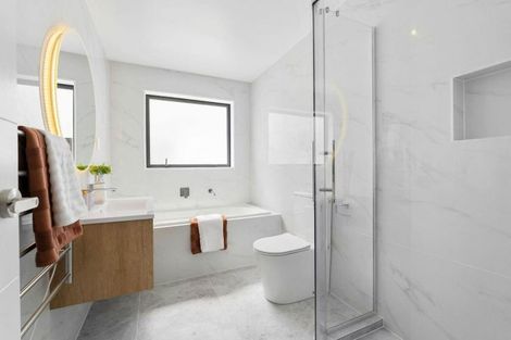 Photo of property in 16c Madison Place, Forrest Hill, Auckland, 0620