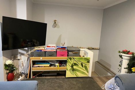 Photo of property in 2/366a Glenfield Road, Glenfield, Auckland, 0629