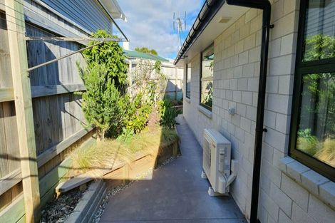 Photo of property in 12 Broadmore Street, Vogeltown, New Plymouth, 4310