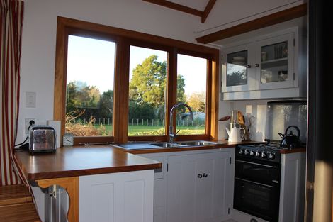 Photo of property in 10 Macrocarpa Lane, Carterton, 5713