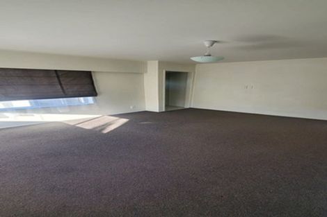 Photo of property in 1/21 Target Road, Totara Vale, Auckland, 0629