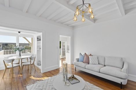Photo of property in 16 Bulteel Street, New Plymouth, 4310