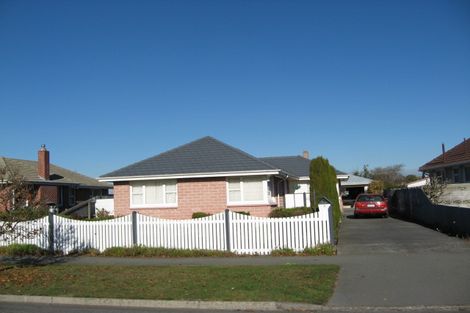 Photo of property in 8 Palmers Road, New Brighton, Christchurch, 8083
