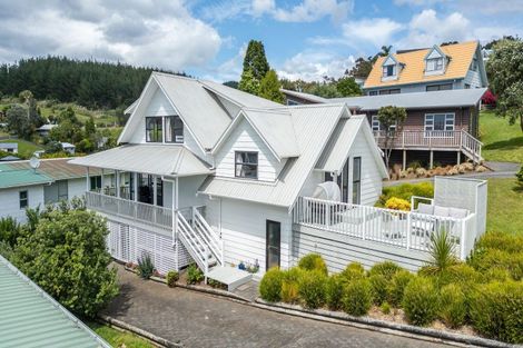 Photo of property in 127 Tuna Place, Onemana, Whangamata, 3691