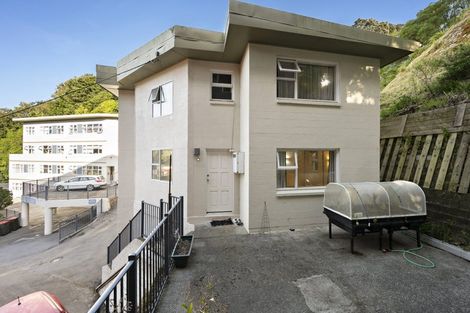 Photo of property in Parkland Flats, 18/51 Adams Terrace, Kelburn, Wellington, 6021