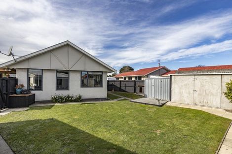 Photo of property in 6 Oakley Crescent, Hornby, Christchurch, 8042