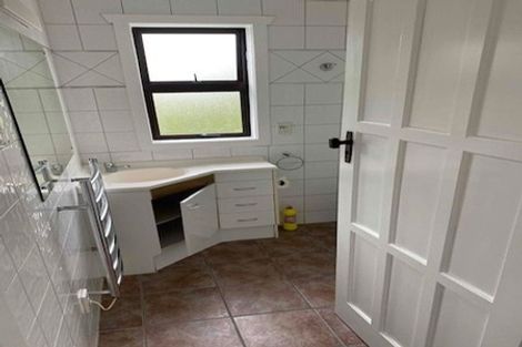 Photo of property in 1072 Great North Road, Point Chevalier, Auckland, 1022