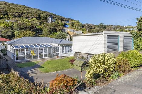 Photo of property in 58 Airlie Road, Plimmerton, Porirua, 5026