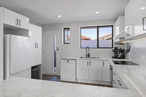 Photo of property in 1/202 Grimseys Road, Redwood, Christchurch, 8051