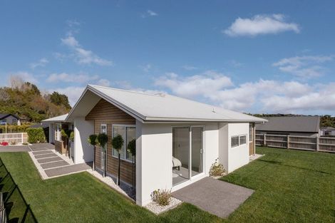 Photo of property in 74 Whakaturou Crescent, Pyes Pa, Tauranga, 3112
