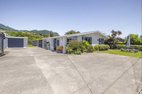 Photo of property in 776 Abel Tasman Drive, Pohara, Takaka, 7183