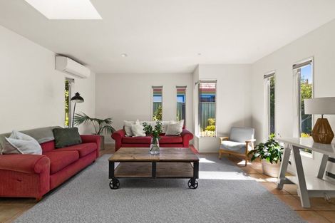 Photo of property in 2 Queens Walk, Taradale, Napier, 4112