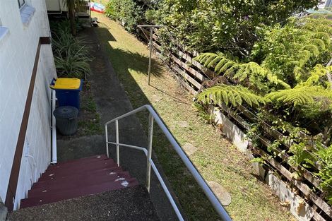 Photo of property in 2/15 Trojan Crescent, New Lynn, Auckland, 0600