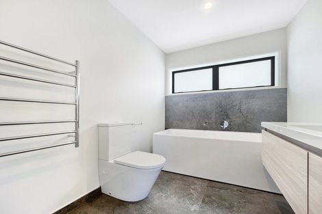 Photo of property in Peninsula Primary School, 61 Wharf Road, Te Atatu Peninsula, Auckland, 0610