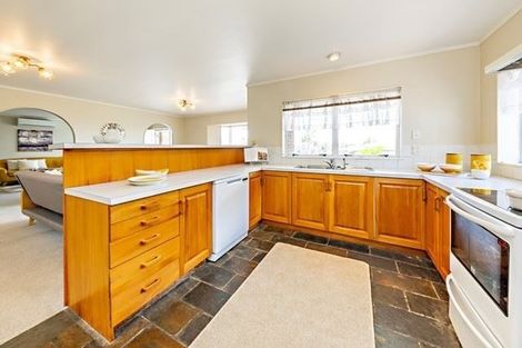 Photo of property in 56 Rushgreen Avenue, Pahurehure, Papakura, 2113