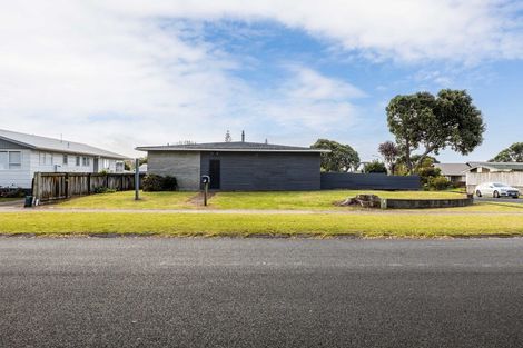 Photo of property in 27 High Street East, Waitara, 4320
