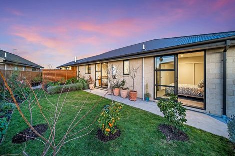 Photo of property in 2 Claremont Crescent, Amberley, 7410