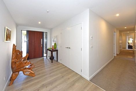 Photo of property in 3 Stoneyridge Close, Mount Pleasant, Christchurch, 8081