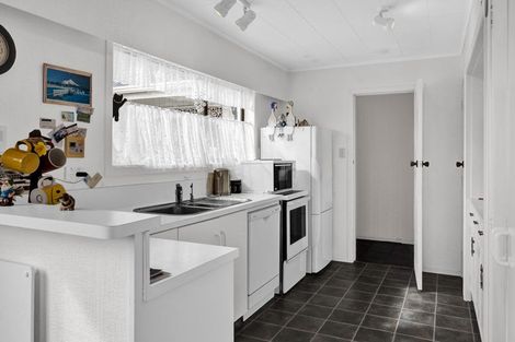 Photo of property in 15 Green Lane, Hawera, 4610