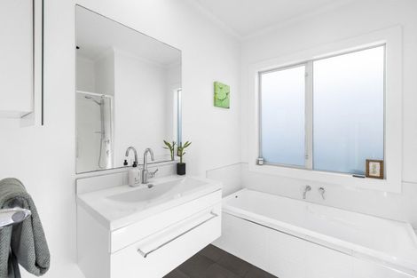 Photo of property in 21 Redhaven Place, Bethlehem, Tauranga, 3110