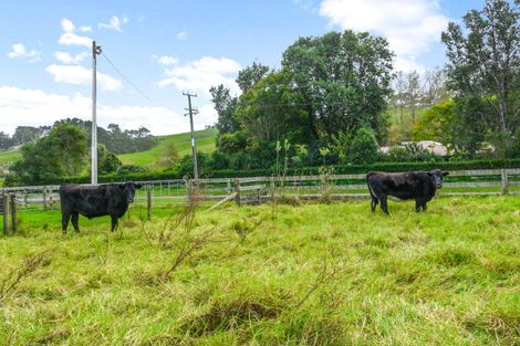 Photo of property in 123 Hunter Road, Taupaki, 0782