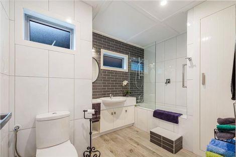 Photo of property in 46 The Circle, Manly, Whangaparaoa, 0930