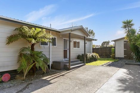 Photo of property in 1/7 Quiet Street, Te Atatu South, Auckland, 0610