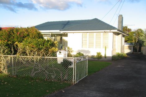 Photo of property in 16 Patons Road, Howick, Auckland, 2014