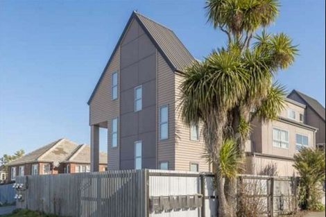 Photo of property in 8a Broadbent Street, Riccarton, Christchurch, 8041