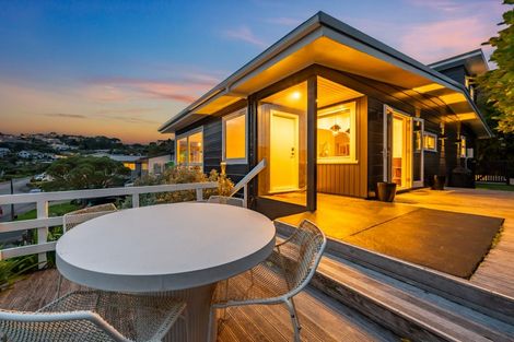 Photo of property in 42 Lohia Street, Khandallah, Wellington, 6035