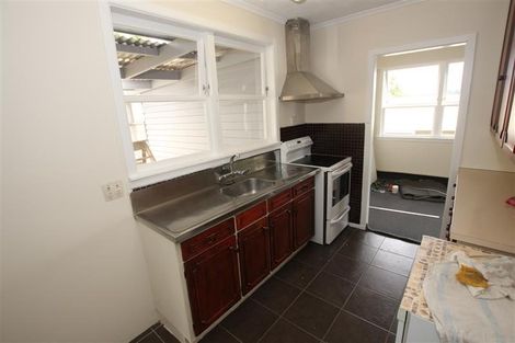 Photo of property in 12 Trinidad Road, Sunnynook, Auckland, 0620