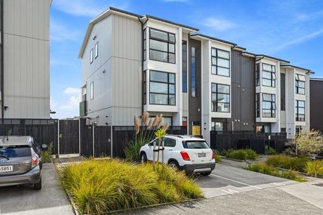 Photo of property in 16 Raranga Lane, Hobsonville, Auckland, 0616
