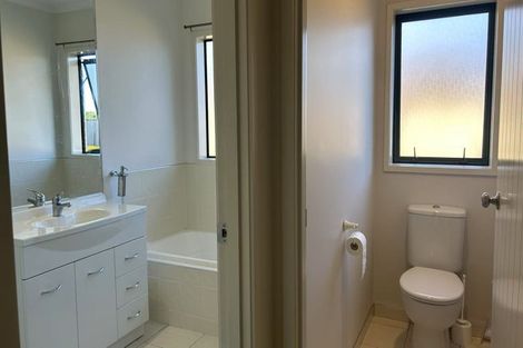 Photo of property in 3 Reinheimer Place, Flat Bush, Auckland, 2016