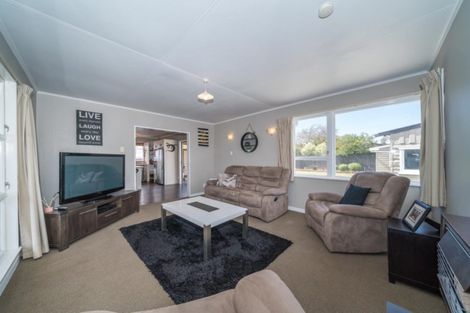 Photo of property in 20 Rhodes Drive, Kelvin Grove, Palmerston North, 4414