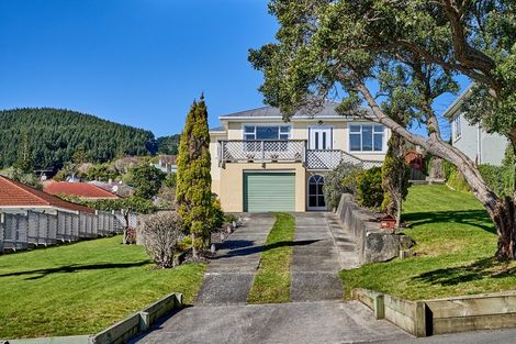 Photo of property in 5 Mahoe Street, Tawa, Wellington, 5028