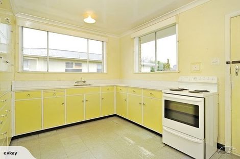 Photo of property in 2 Nairn Crescent, Awapuni, Palmerston North, 4412