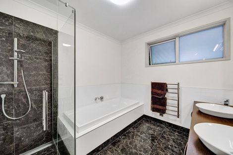 Photo of property in 3c Azalea Place, Brooklands, New Plymouth, 4310
