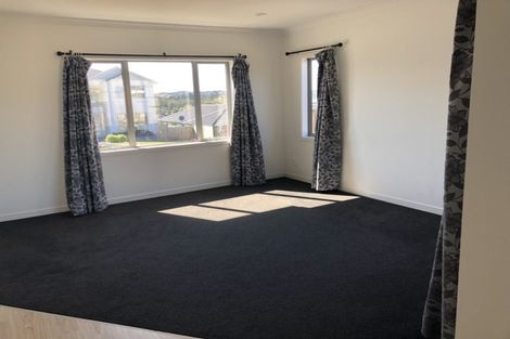 Photo of property in 15 Skipjack Pass, Silverdale, 0932