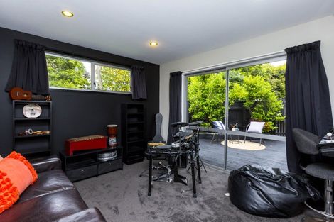 Photo of property in 21 Barton Road, Heretaunga, Upper Hutt, 5018