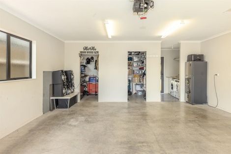 Photo of property in 22 Bluewater Place, Paraparaumu, 5032