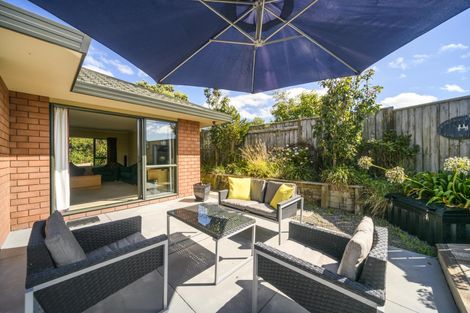 Photo of property in 53 Pacific Drive, Fitzherbert, Palmerston North, 4410