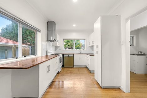 Photo of property in 2 Kelvyn Grove, Manurewa, Auckland, 2102