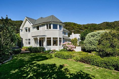 Photo of property in 3 Dillon Street, Lowry Bay, Lower Hutt, 5013
