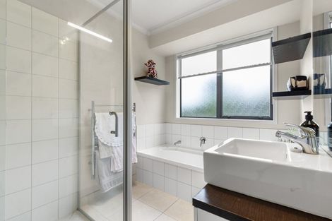 Photo of property in 4 Gleaming Place, Waiuku, 2123