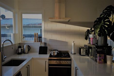 Photo of property in 12 Kambalda Street, Mangere Bridge, Auckland, 2022