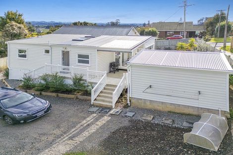 Photo of property in 16 St James Avenue, Helensville, 0800