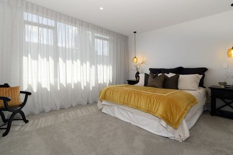 Photo of property in 337 Devonport Road, Tauranga, 3110