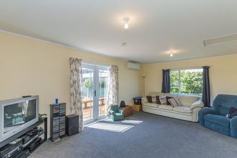 Photo of property in 61 Koputara Road, Himatangi Beach, Foxton, 4891