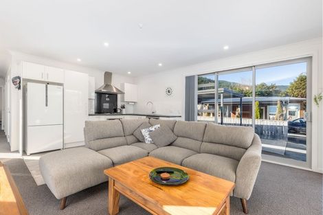 Photo of property in 39 Ruapehu Street, Paraparaumu, 5032